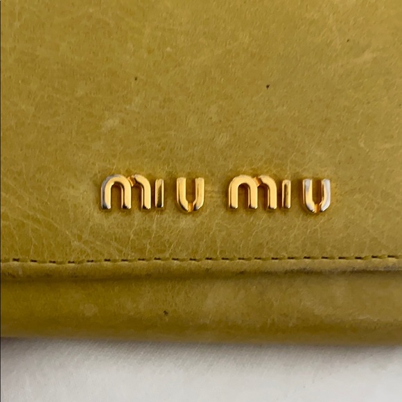 Authentic pre loved MIU MIU wallet - Picture 2 of 8